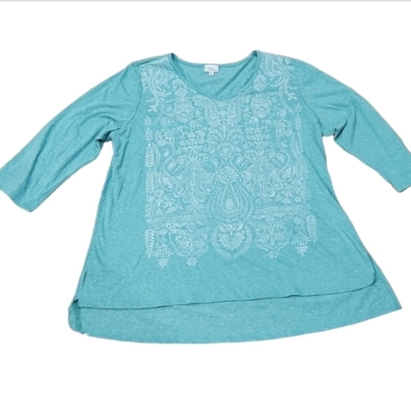 Madison & Berkeley Filigree Vneck Top - Picture 1 of 4